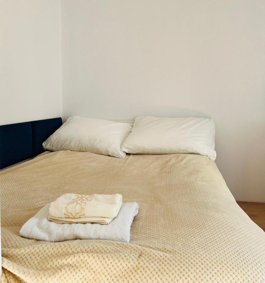 Comfy Guest Apartment Varsavia Esterno foto